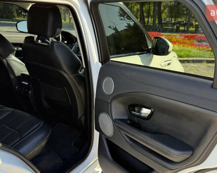 Ленд Ровер Рендж Ровер Эвок 2016 в Киеве на Automoto.ua Белый Ленд Ровер Рендж Ровер Эвок, объемом двигателя 2 л и пробегом 130 тыс. км за 23000 $, фото 12 на Automoto.ua