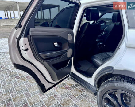 Белый Ленд Ровер Рендж Ровер Эвок, объемом двигателя 2 л и пробегом 180 тыс. км за 23400 $, фото 28 на Automoto.ua