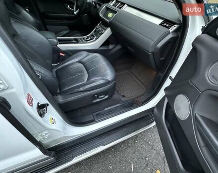 Білий Ленд Ровер Рендж Ровер Евок, об'ємом двигуна 2 л та пробігом 88 тис. км за 19999 $, фото 24 на Automoto.ua