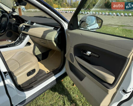 Ленд Ровер Рендж Ровер Евок 2016 у Ладижин на Automoto.ua Білий Ленд Ровер Рендж Ровер Евок, об'ємом двигуна 2 л та пробігом 86 тис. км за 23900 $, фото 51 на Automoto.ua