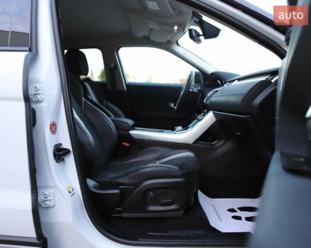 Білий Ленд Ровер Рендж Ровер Евок, об'ємом двигуна 2.2 л та пробігом 94 тис. км за 23899 $, фото 91 на Automoto.ua