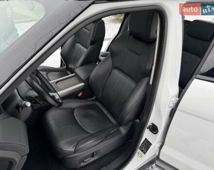 Білий Ленд Ровер Рендж Ровер Евок, об'ємом двигуна 2.18 л та пробігом 83 тис. км за 22500 $, фото 25 на Automoto.ua