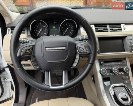 Белый Ленд Ровер Рендж Ровер Эвок, объемом двигателя 2 л и пробегом 56 тыс. км за 21300 $, фото 30 на Automoto.ua