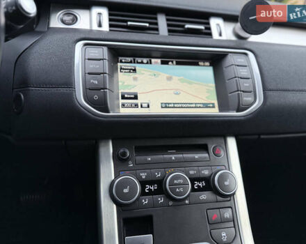 Білий Ленд Ровер Рендж Ровер Евок, об'ємом двигуна 2.18 л та пробігом 185 тис. км за 21000 $, фото 12 на Automoto.ua