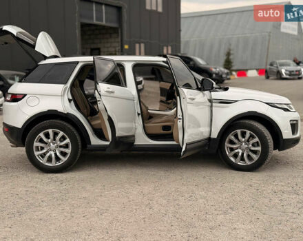 Білий Ленд Ровер Рендж Ровер Евок, об'ємом двигуна 2 л та пробігом 68 тис. км за 20990 $, фото 26 на Automoto.ua