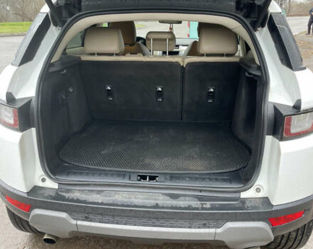 Белый Ленд Ровер Рендж Ровер Эвок, объемом двигателя 2 л и пробегом 220 тыс. км за 18500 $, фото 4 на Automoto.ua