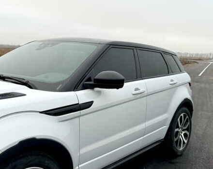 Білий Ленд Ровер Рендж Ровер Евок, об'ємом двигуна 2 л та пробігом 122 тис. км за 26000 $, фото 4 на Automoto.ua