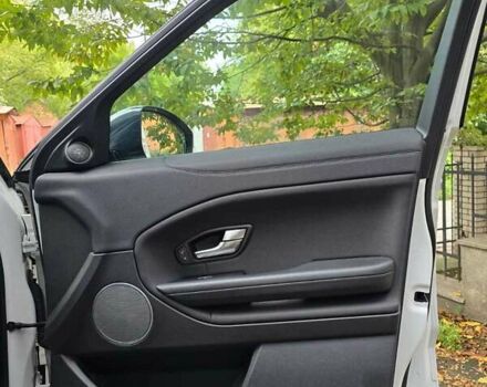 Белый Ленд Ровер Рендж Ровер Эвок, объемом двигателя 2 л и пробегом 127 тыс. км за 19900 $, фото 15 на Automoto.ua