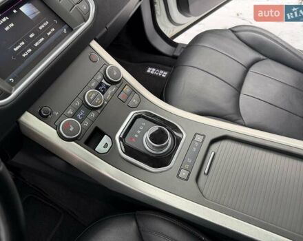 Білий Ленд Ровер Рендж Ровер Евок, об'ємом двигуна 2.18 л та пробігом 83 тис. км за 22500 $, фото 16 на Automoto.ua