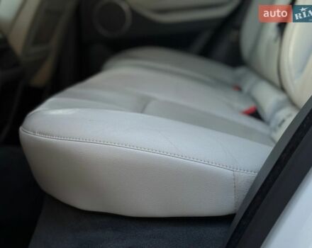 Білий Ленд Ровер Рендж Ровер Евок, об'ємом двигуна 2 л та пробігом 159 тис. км за 18999 $, фото 20 на Automoto.ua