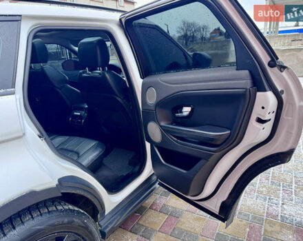 Білий Ленд Ровер Рендж Ровер Евок, об'ємом двигуна 2 л та пробігом 179 тис. км за 23900 $, фото 27 на Automoto.ua