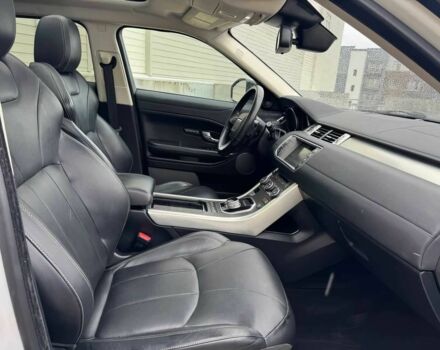 Ленд Ровер Рендж Ровер Эвок 2016 в Киеве на Automoto.ua Белый Ленд Ровер Рендж Ровер Эвок, объемом двигателя 2 л и пробегом 75 тыс. км за 21200 $, фото 8 на Automoto.ua