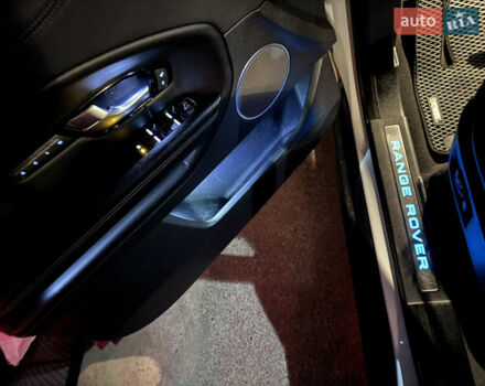 Белый Ленд Ровер Рендж Ровер Эвок, объемом двигателя 2 л и пробегом 179 тыс. км за 24700 $, фото 34 на Automoto.ua