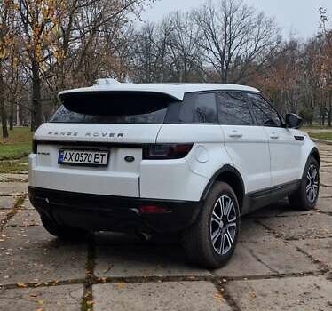 Белый Ленд Ровер Рендж Ровер Эвок, объемом двигателя 2 л и пробегом 86 тыс. км за 26200 $, фото 4 на Automoto.ua