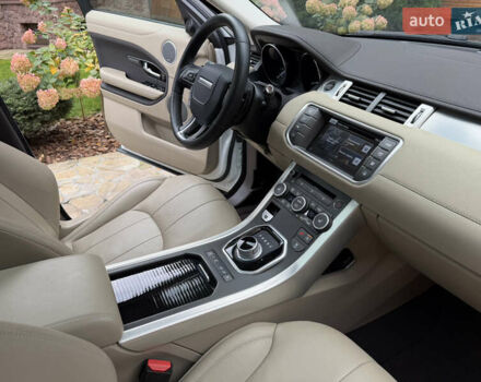 Белый Ленд Ровер Рендж Ровер Эвок, объемом двигателя 2 л и пробегом 56 тыс. км за 21300 $, фото 25 на Automoto.ua