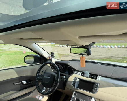 Ленд Ровер Рендж Ровер Евок 2016 у Ладижин на Automoto.ua Білий Ленд Ровер Рендж Ровер Евок, об'ємом двигуна 2 л та пробігом 86 тис. км за 23900 $, фото 58 на Automoto.ua