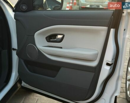 Білий Ленд Ровер Рендж Ровер Евок, об'ємом двигуна 2 л та пробігом 159 тис. км за 18999 $, фото 29 на Automoto.ua