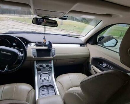 Белый Ленд Ровер Рендж Ровер Эвок, объемом двигателя 2 л и пробегом 86 тыс. км за 26200 $, фото 2 на Automoto.ua
