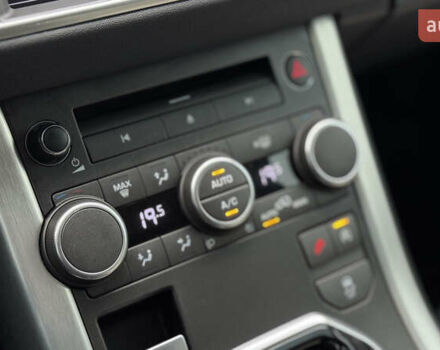 Білий Ленд Ровер Рендж Ровер Евок, об'ємом двигуна 2 л та пробігом 165 тис. км за 15400 $, фото 10 на Automoto.ua