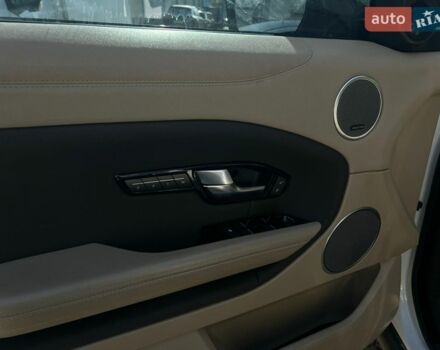 Білий Ленд Ровер Рендж Ровер Евок, об'ємом двигуна 2 л та пробігом 184 тис. км за 18780 $, фото 14 на Automoto.ua