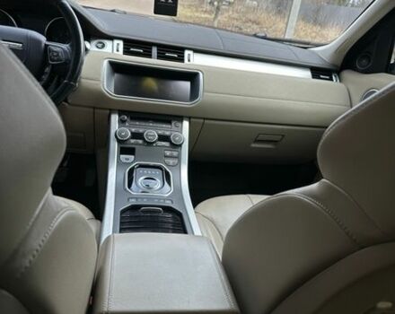 Белый Ленд Ровер Рендж Ровер Эвок, объемом двигателя 2 л и пробегом 100 тыс. км за 19800 $, фото 12 на Automoto.ua