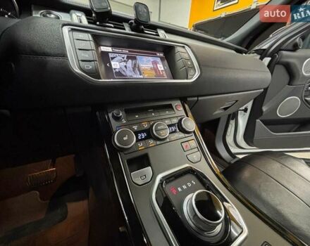 Білий Ленд Ровер Рендж Ровер Евок, об'ємом двигуна 2 л та пробігом 120 тис. км за 23200 $, фото 18 на Automoto.ua