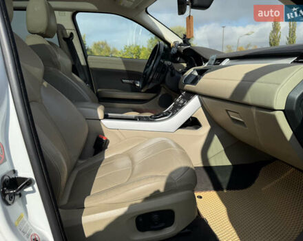 Ленд Ровер Рендж Ровер Евок 2016 у Ладижин на Automoto.ua Білий Ленд Ровер Рендж Ровер Евок, об'ємом двигуна 2 л та пробігом 86 тис. км за 23900 $, фото 52 на Automoto.ua