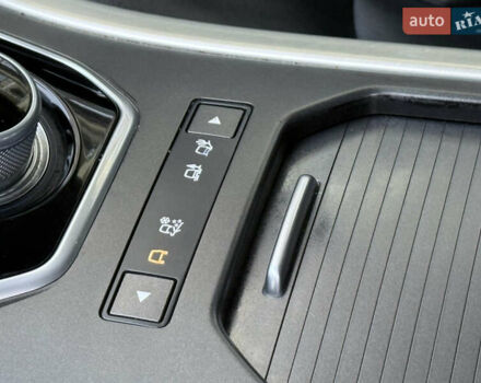 Білий Ленд Ровер Рендж Ровер Евок, об'ємом двигуна 2.18 л та пробігом 185 тис. км за 21000 $, фото 96 на Automoto.ua