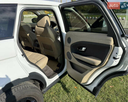 Ленд Ровер Рендж Ровер Евок 2016 у Ладижин на Automoto.ua Білий Ленд Ровер Рендж Ровер Евок, об'ємом двигуна 2 л та пробігом 86 тис. км за 23900 $, фото 53 на Automoto.ua