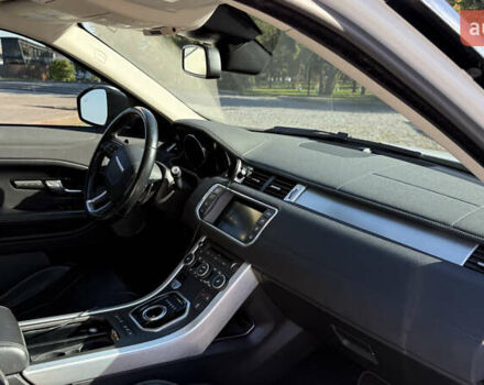 Ленд Ровер Рендж Ровер Эвок 2016 в Киеве на Automoto.ua Белый Ленд Ровер Рендж Ровер Эвок, объемом двигателя 2 л и пробегом 130 тыс. км за 23000 $, фото 13 на Automoto.ua