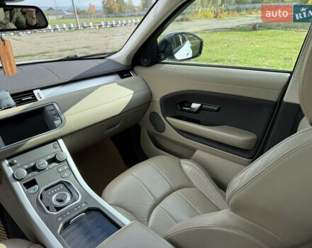 Ленд Ровер Рендж Ровер Евок 2016 у Ладижин на Automoto.ua Білий Ленд Ровер Рендж Ровер Евок, об'ємом двигуна 2 л та пробігом 86 тис. км за 23900 $, фото 43 на Automoto.ua