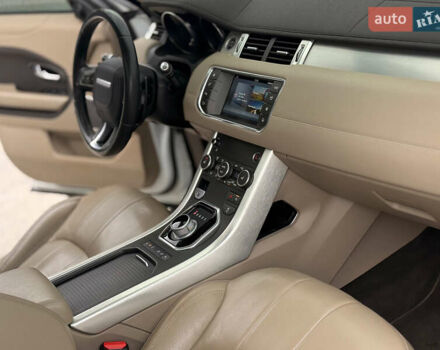 Білий Ленд Ровер Рендж Ровер Евок, об'ємом двигуна 2 л та пробігом 68 тис. км за 20990 $, фото 25 на Automoto.ua