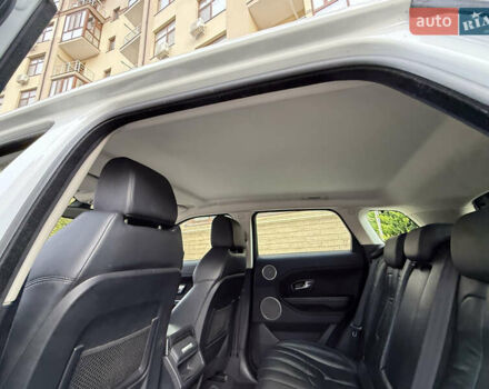 Білий Ленд Ровер Рендж Ровер Евок, об'ємом двигуна 2.18 л та пробігом 185 тис. км за 21000 $, фото 83 на Automoto.ua