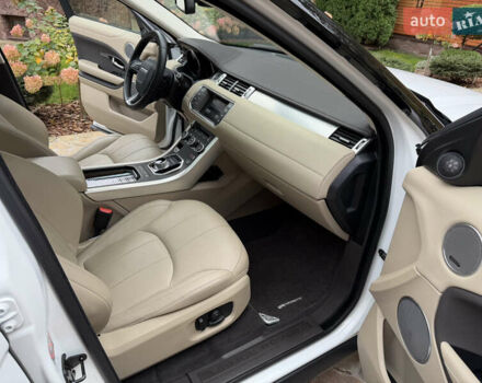 Белый Ленд Ровер Рендж Ровер Эвок, объемом двигателя 2 л и пробегом 56 тыс. км за 21300 $, фото 15 на Automoto.ua