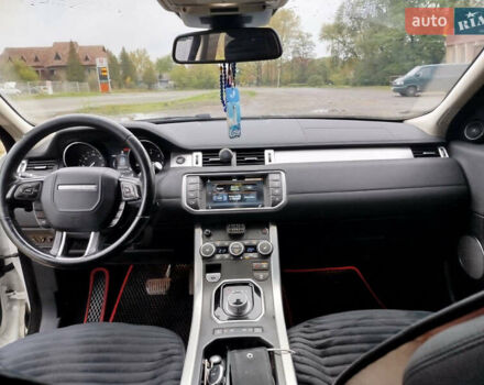 Ленд Ровер Рендж Ровер Эвок 2016 в Рожнятове на Automoto.ua Белый Ленд Ровер Рендж Ровер Эвок, объемом двигателя 2.2 л и пробегом 100 тыс. км за 28500 $, фото 18 на Automoto.ua