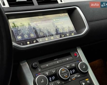 Білий Ленд Ровер Рендж Ровер Евок, об'ємом двигуна 2 л та пробігом 121 тис. км за 20240 $, фото 23 на Automoto.ua