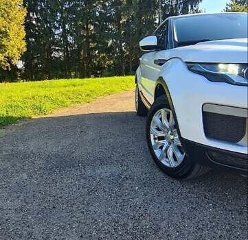 Ленд Ровер Рендж Ровер Эвок 2017 в Бурштыне на Automoto.ua Белый Ленд Ровер Рендж Ровер Эвок, объемом двигателя 2 л и пробегом 130 тыс. км за 24500 $, фото 8 на Automoto.ua