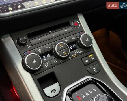 Білий Ленд Ровер Рендж Ровер Евок, об'ємом двигуна 2 л та пробігом 121 тис. км за 20240 $, фото 20 на Automoto.ua