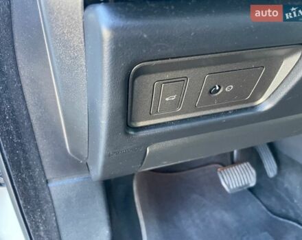 Белый Ленд Ровер Рендж Ровер Эвок, объемом двигателя 0 л и пробегом 180 тыс. км за 18500 $, фото 13 на Automoto.ua