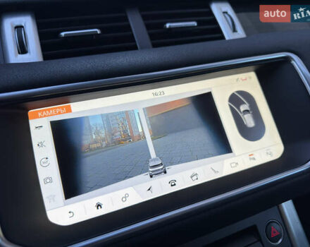 Белый Ленд Ровер Рендж Ровер Эвок, объемом двигателя 2 л и пробегом 117 тыс. км за 25250 $, фото 62 на Automoto.ua