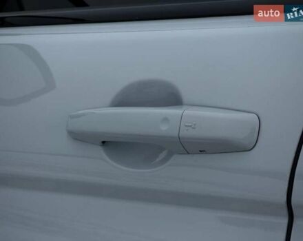 Білий Ленд Ровер Рендж Ровер Евок, об'ємом двигуна 2 л та пробігом 147 тис. км за 23500 $, фото 13 на Automoto.ua