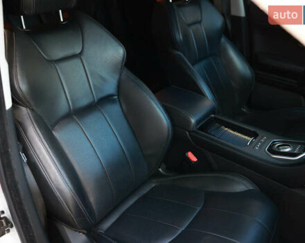 Белый Ленд Ровер Рендж Ровер Эвок, объемом двигателя 2 л и пробегом 48 тыс. км за 23498 $, фото 62 на Automoto.ua