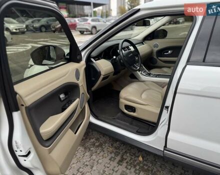 Белый Ленд Ровер Рендж Ровер Эвок, объемом двигателя 2 л и пробегом 59 тыс. км за 26500 $, фото 1 на Automoto.ua