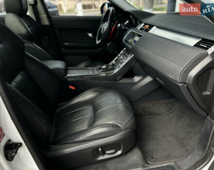 Білий Ленд Ровер Рендж Ровер Евок, об'ємом двигуна 2 л та пробігом 145 тис. км за 23000 $, фото 27 на Automoto.ua