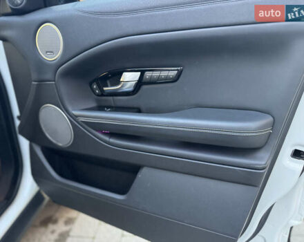 Белый Ленд Ровер Рендж Ровер Эвок, объемом двигателя 2 л и пробегом 117 тыс. км за 25250 $, фото 40 на Automoto.ua