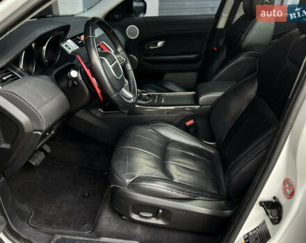 Білий Ленд Ровер Рендж Ровер Евок, об'ємом двигуна 2 л та пробігом 145 тис. км за 23000 $, фото 20 на Automoto.ua