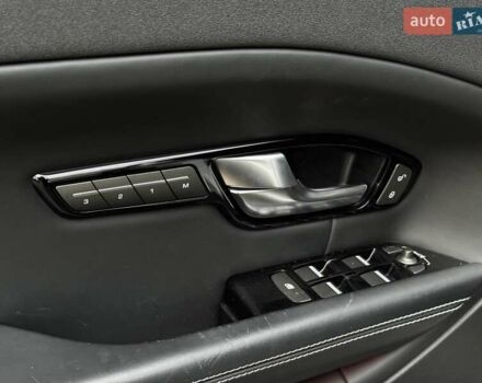 Білий Ленд Ровер Рендж Ровер Евок, об'ємом двигуна 2 л та пробігом 121 тис. км за 20240 $, фото 16 на Automoto.ua