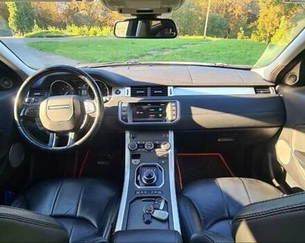 Ленд Ровер Рендж Ровер Эвок 2017 в Бурштыне на Automoto.ua Белый Ленд Ровер Рендж Ровер Эвок, объемом двигателя 2 л и пробегом 130 тыс. км за 24500 $, фото 2 на Automoto.ua