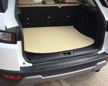 Белый Ленд Ровер Рендж Ровер Эвок, объемом двигателя 2 л и пробегом 117 тыс. км за 16400 $, фото 9 на Automoto.ua