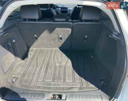 Белый Ленд Ровер Рендж Ровер Эвок, объемом двигателя 0 л и пробегом 180 тыс. км за 18500 $, фото 19 на Automoto.ua